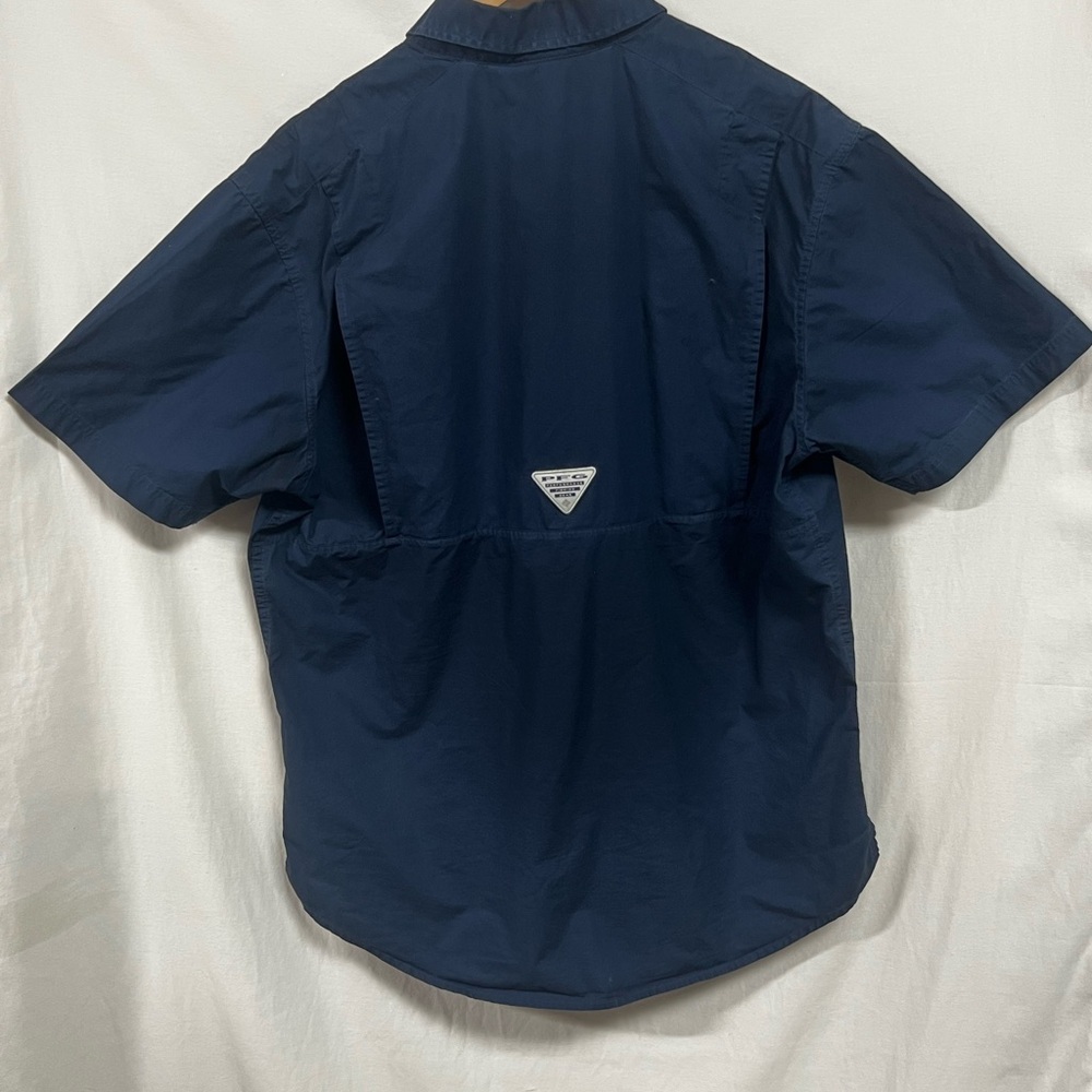 COLUMBIA PFG short sleeved men's Medium  vented fishing shirt Navy Blue - Picture 2 of 6